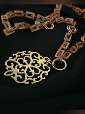 ZENZII Filigree Pendant Necklace with Geometric Chain